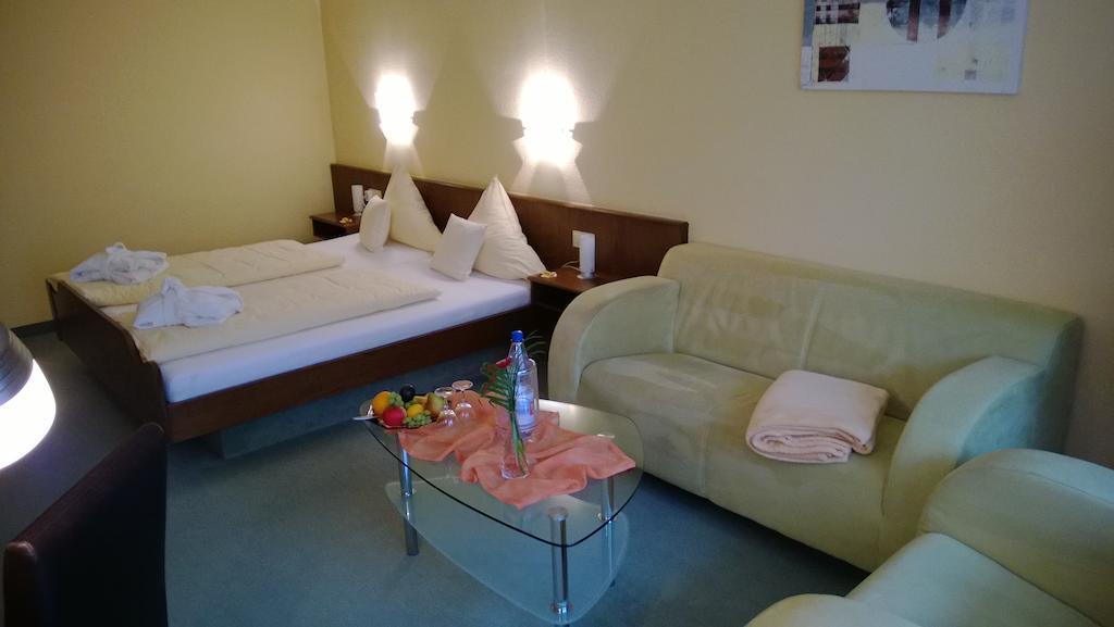 Landhotel Vierjahreszeiten Bad Konigshofen im Grabfeld Δωμάτιο φωτογραφία